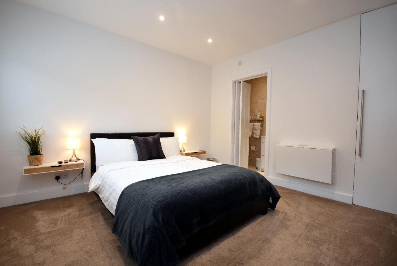 Apple Tree Place B&B Tadley Exterior photo